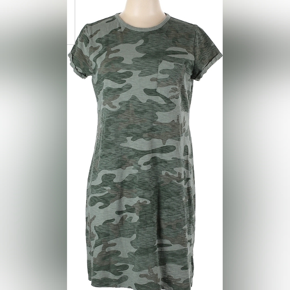 🛍️👗 2 for $20 GAP medium camo dress